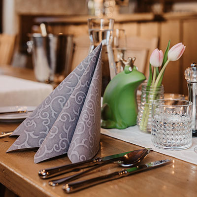 Detailed view of the guest room in the restaurant in Wagrain